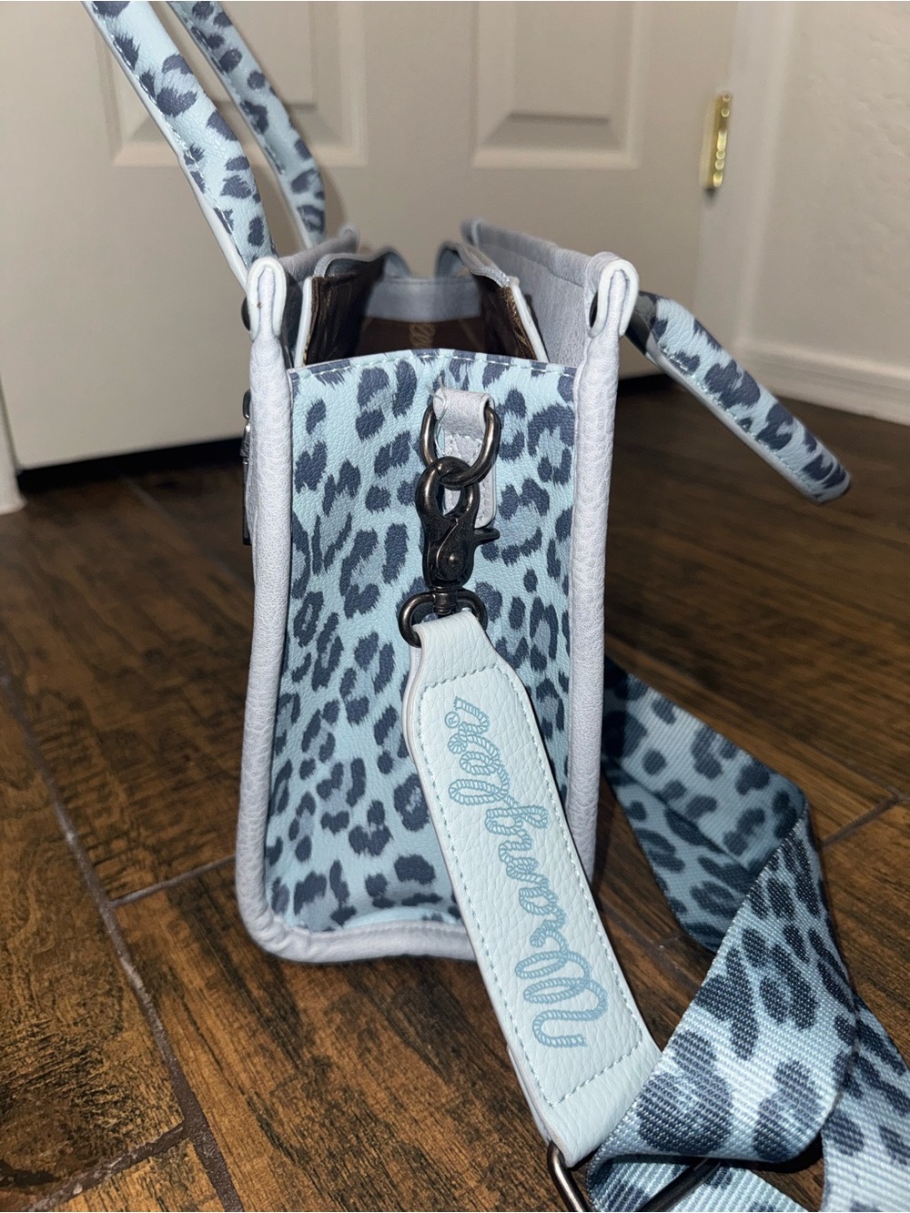 Wrangler Light Blue Leopard-Print Purse - Picture 4 of 5